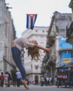 Омар Роблес - танцоры балета на улицах Кубы