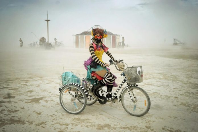 Сюрреалистичные фотографии фестиваля Горящий Человек (Burning Man) от Виктора Хабчи Сюрреалистичные фотографии фестиваля Горящий Человек (Burning Man) от Виктора Хабчи