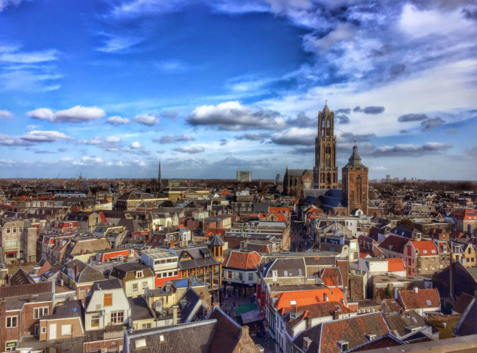 cathedral-square-in-utrecht-netherlands Соборная площадь в Утрехте, Нидерланды